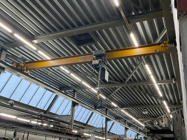 Staalbouw tilburg bovenloophalkraan - afbeelding 2 van  7