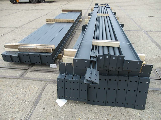 Staalconstructie 10 x 20 meter (200m2) - afbeelding 7 van  12