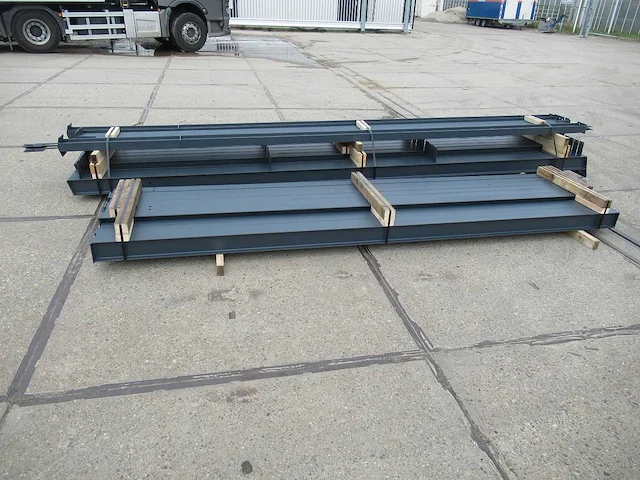 Staalconstructie 10 x 20 meter (200m2) - afbeelding 9 van  12