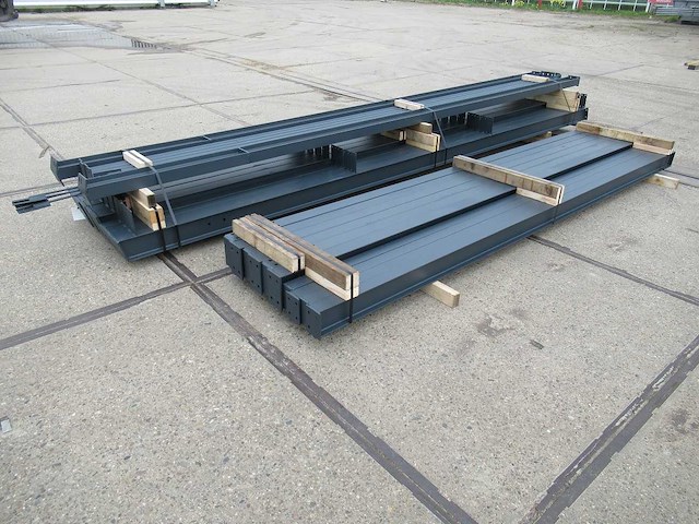 Staalconstructie 10 x 20 meter (200m2) - afbeelding 1 van  12