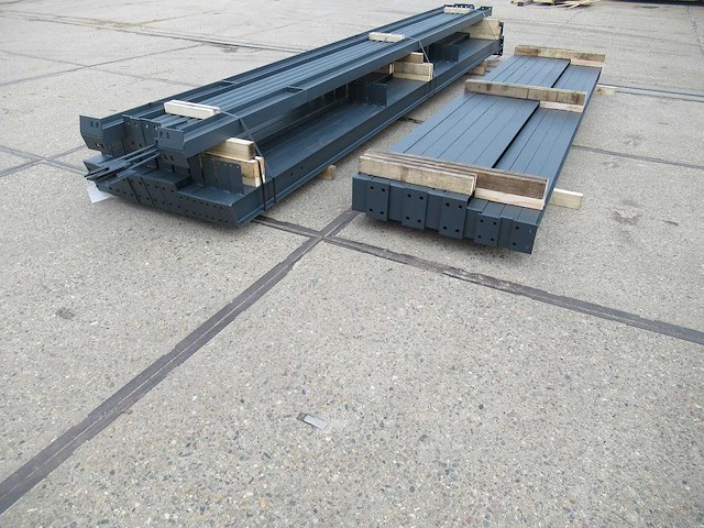 Staalconstructie 10 x 20 meter (200m2) - afbeelding 7 van  12