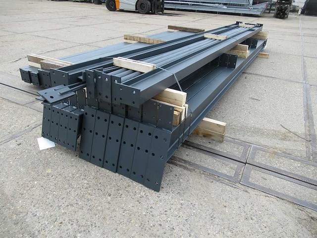 Staalconstructie 10 x 20 meter (200m2) - afbeelding 10 van  12
