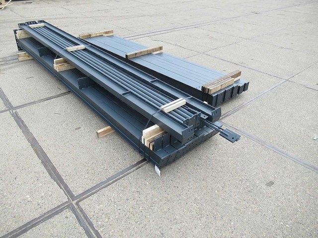 Staalconstructie 10 x 20 meter (200m2) - afbeelding 12 van  12