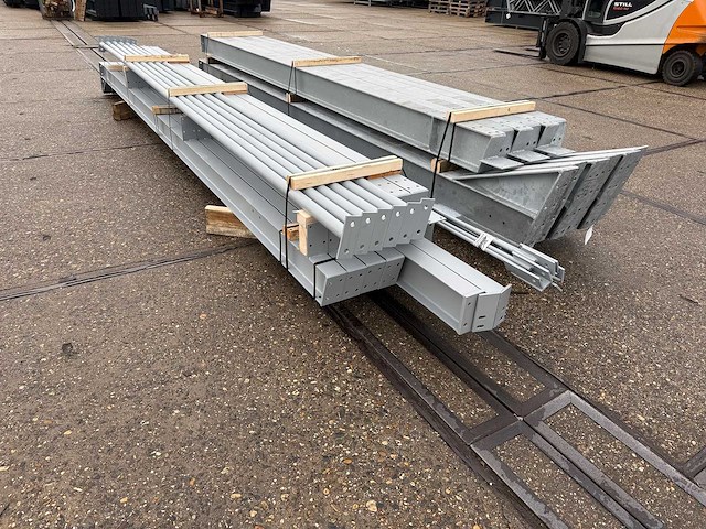 Staalconstructie 10 x 20 meter (200m2) - afbeelding 8 van  12