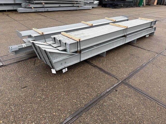 Staalconstructie 10 x 20 meter (200m2) - afbeelding 1 van  8