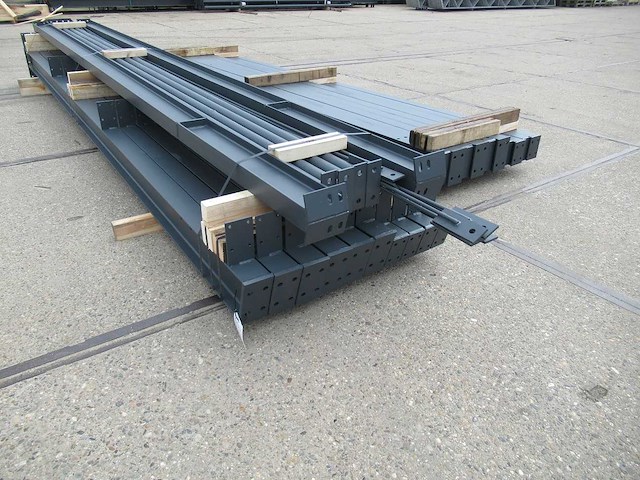 Staalconstructie 10 x 20 meter (200m2) - afbeelding 2 van  12