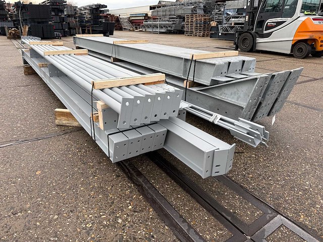 Staalconstructie 10 x 20 meter (200m2) - afbeelding 10 van  13