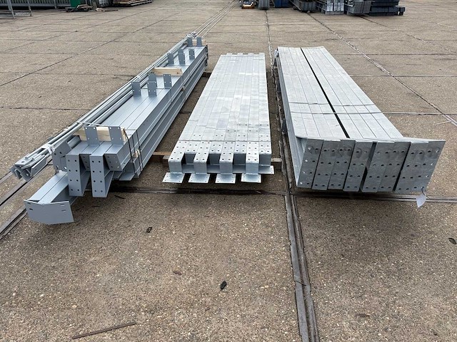 Staalconstructie 10 x 25 meter (250m2) - afbeelding 9 van  13