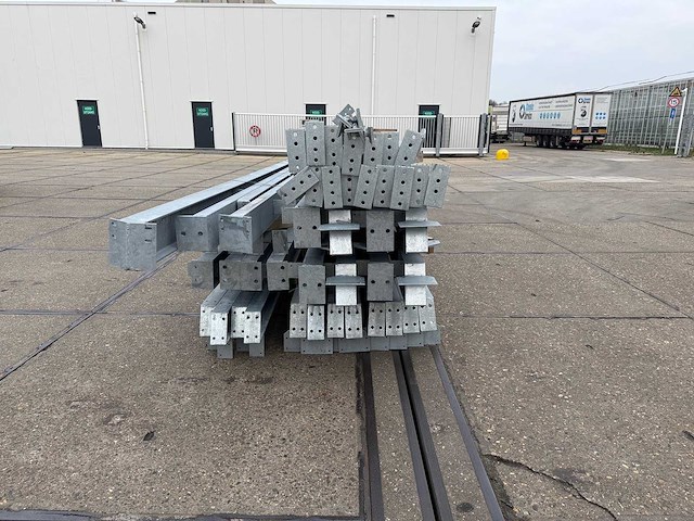 Staalconstructie 10 x 25 meter (250m2) - afbeelding 1 van  13