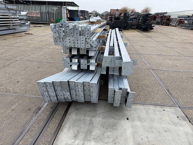 Staalconstructie 10 x 25 meter (250m2) - afbeelding 11 van  13