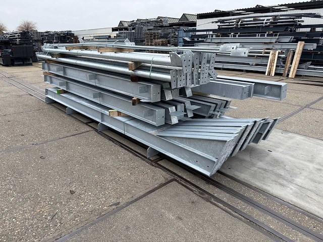 Staalconstructie 10 x 25 meter (250m2) - afbeelding 12 van  13