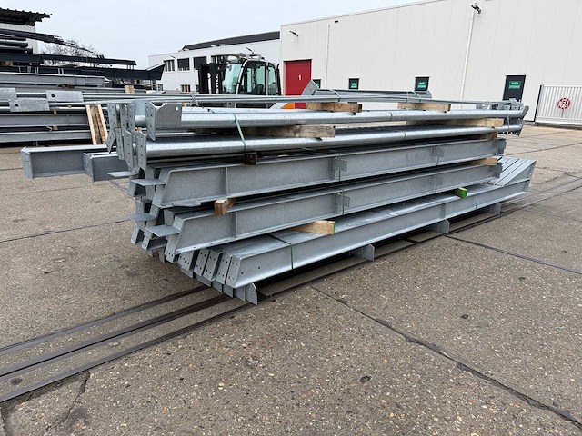 Staalconstructie 10 x 25 meter (250m2) - afbeelding 13 van  17