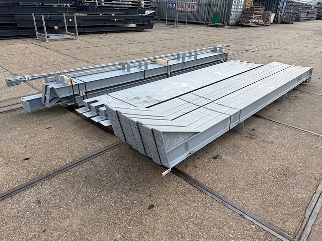 Staalconstructie 10 x 25 meter (250m2) - afbeelding 1 van  6