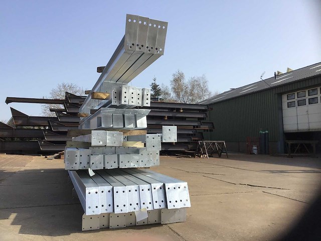 Staalconstructie 11,6x25 meter (ca. 290 m2) - afbeelding 8 van  9