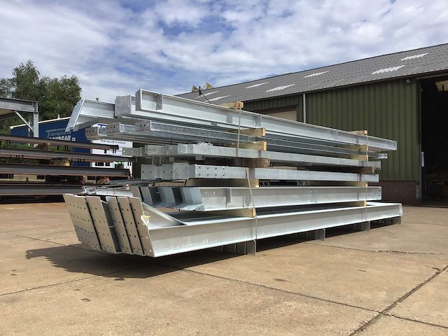 Staalconstructie 11,6x30 meter (ca. 348 m2) - afbeelding 1 van  8