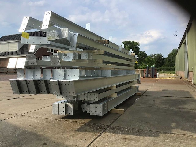 Staalconstructie 11,6x35 meter (ca. 406 m2) - afbeelding 1 van  11