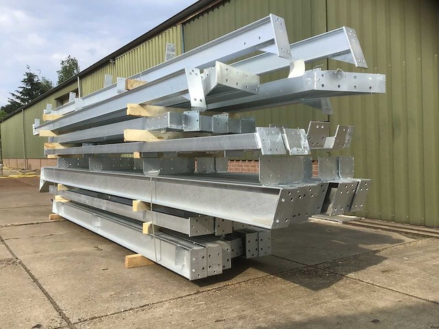 Staalconstructie 11,6x35 meter (ca. 406 m2) - afbeelding 1 van  5