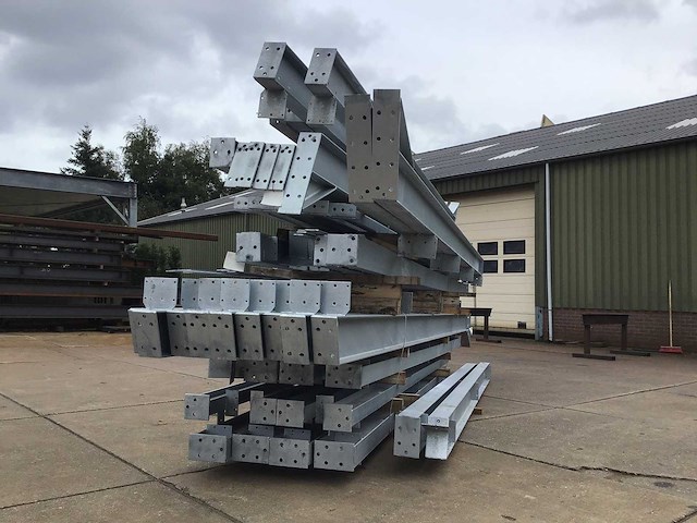 Staalconstructie 11,6x40 meter (ca. 464 m2) - afbeelding 6 van  8