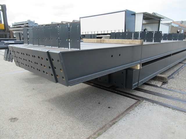 Staalconstructie 12 x 25 meter (300m2) - afbeelding 10 van  11