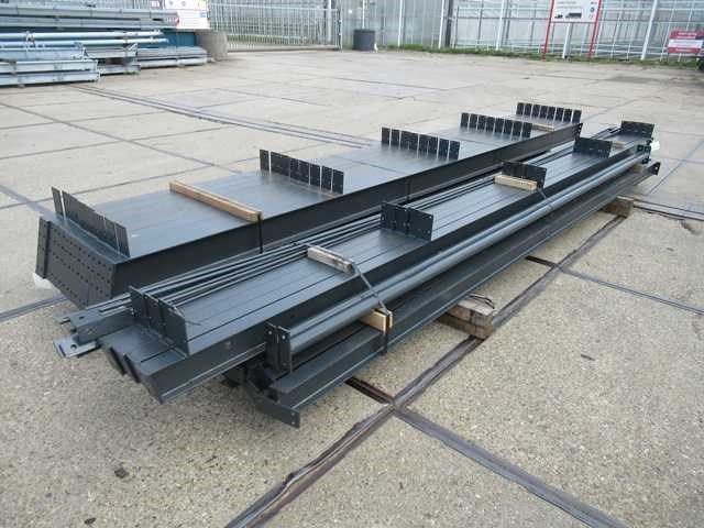 Staalconstructie 12 x 25 meter (300m2) - afbeelding 1 van  11