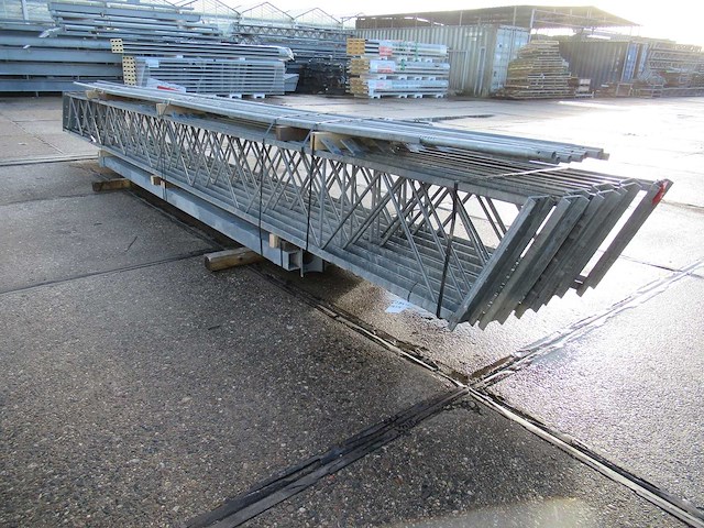 Staalconstructie 12.25 x 12.00 meter (147m2) - afbeelding 4 van  10