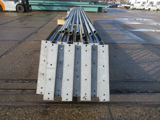 Staalconstructie 12.25 x 12.00 meter (147m2) - afbeelding 6 van  10