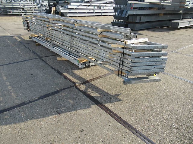 Staalconstructie 12.80 x 12.00 meter (154m2) - afbeelding 4 van  10