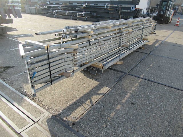 Staalconstructie 12.80 x 12.00 meter (154m2) - afbeelding 5 van  10