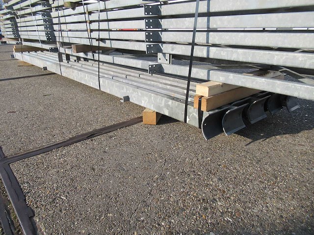 Staalconstructie 12.80 x 12.00 meter (154m2) - afbeelding 8 van  10