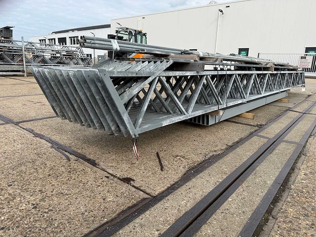 Staalconstructie 12.80 x 20.00 meter (256m2) - afbeelding 1 van  13