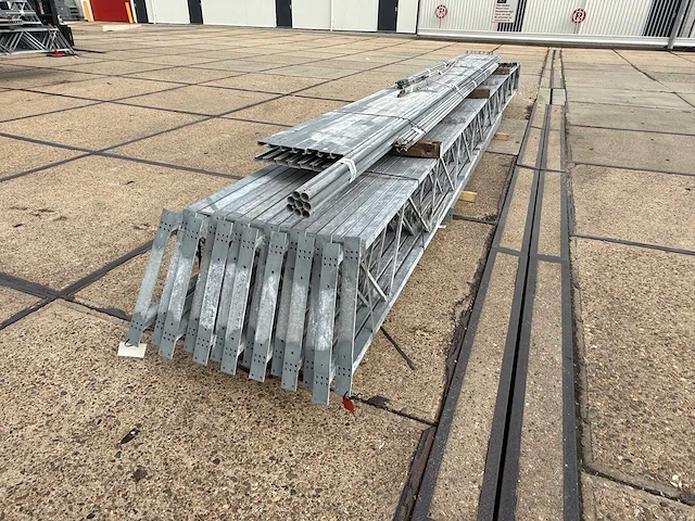 Staalconstructie 12.80 x 24.00 meter (307m2) - afbeelding 3 van  11