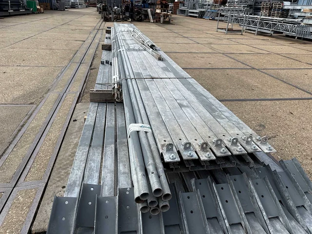 Staalconstructie 12.80 x 24.00 meter (307m2) - afbeelding 9 van  11
