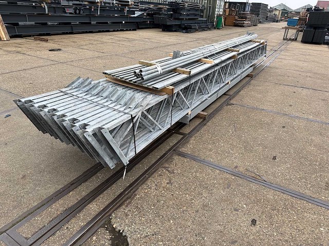Staalconstructie 12.80 x 24.00 meter (307m2) - afbeelding 7 van  12