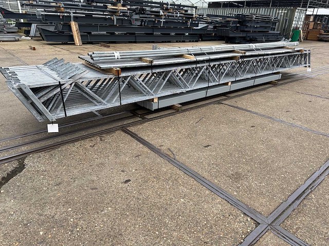 Staalconstructie 12.80 x 24.00 meter (307m2) - afbeelding 1 van  12