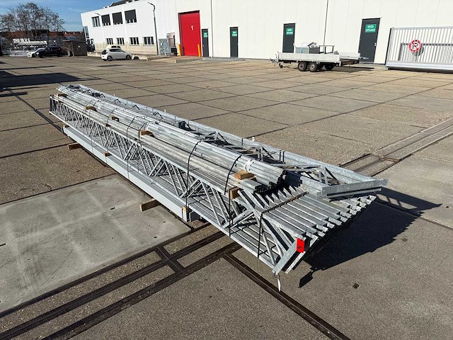 Staalconstructie 12.80 x 24.00 meter (307m2) - afbeelding 7 van  11