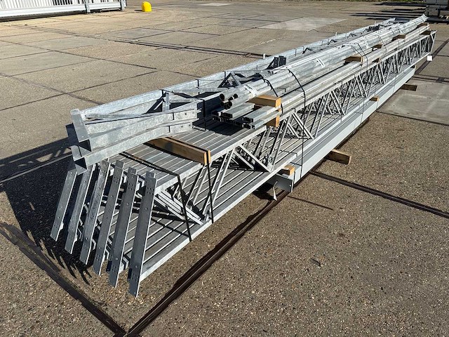 Staalconstructie 12.80 x 24.00 meter (307m2) - afbeelding 8 van  11