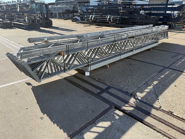 Staalconstructie 12.80 x 24.00 meter (307m2) - afbeelding 11 van  11