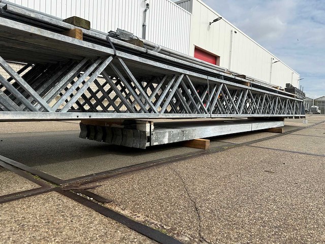 Staalconstructie 12.80 x 24.00 meter (307m2) - afbeelding 2 van  10