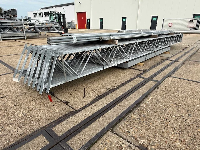 Staalconstructie 12.80 x 24.00 meter (307m2) - afbeelding 11 van  11