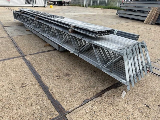 Staalconstructie 12.80 x 24.00 meter (307m2) - afbeelding 10 van  11