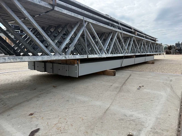 Staalconstructie 12.80 x 24.00 meter (307m2) - afbeelding 4 van  11