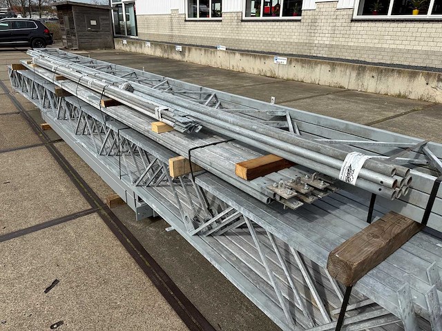 Staalconstructie 12.80 x 28.00 meter (358m2) - afbeelding 2 van  11