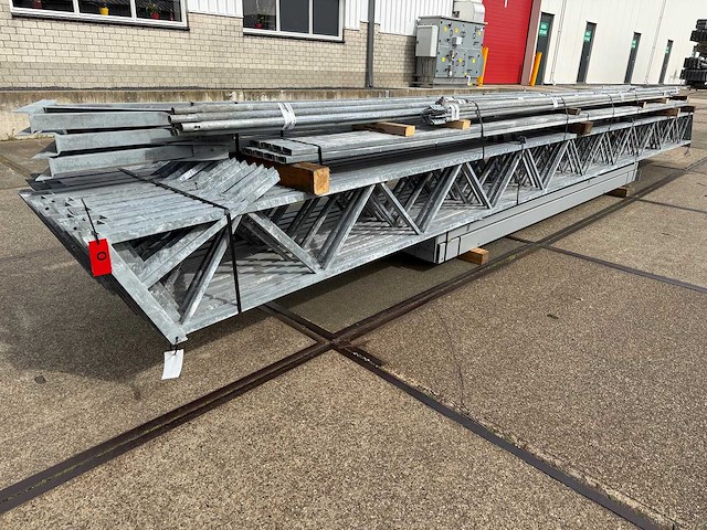 Staalconstructie 12.80 x 28.00 meter (358m2) - afbeelding 4 van  11