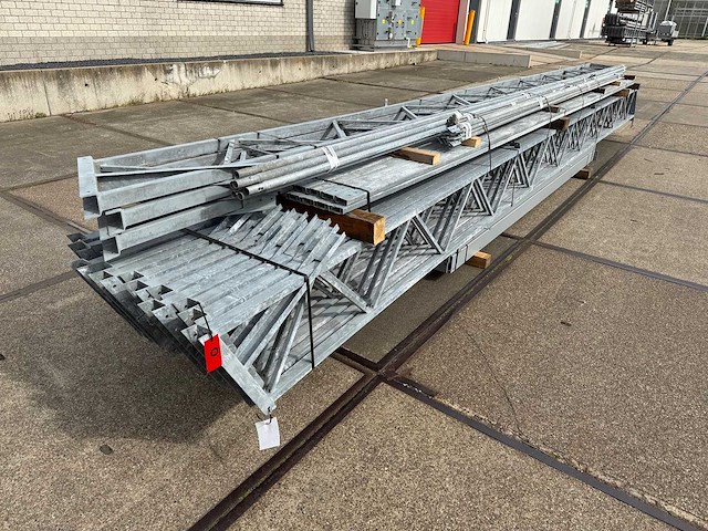 Staalconstructie 12.80 x 28.00 meter (358m2) - afbeelding 6 van  11