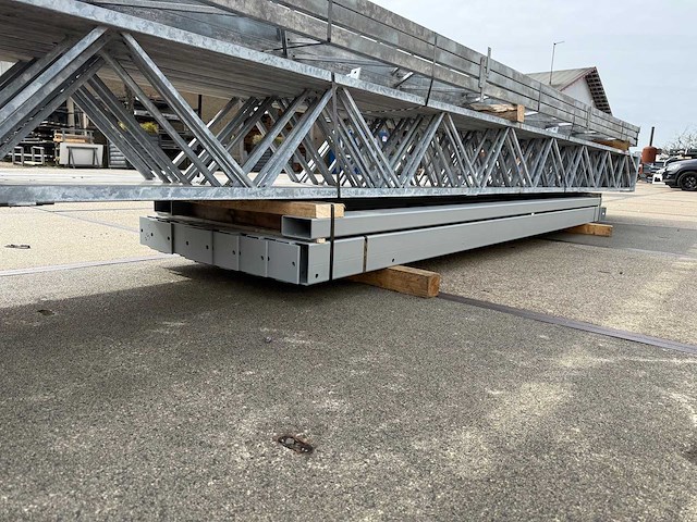 Staalconstructie 12.80 x 28.00 meter (358m2) - afbeelding 9 van  11