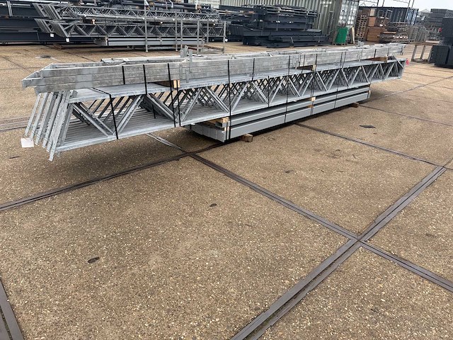 Staalconstructie 12.80 x 28.00 meter (358m2) - afbeelding 5 van  12