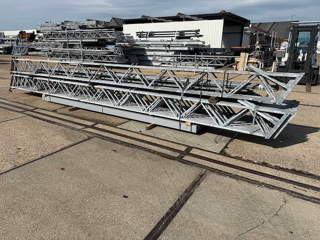 Staalconstructie 12.80 x 28.00 meter (358m2) - afbeelding 9 van  12