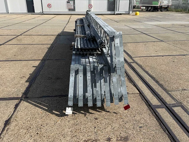 Staalconstructie 12.80 x 28.00 meter (358m2) - afbeelding 3 van  12