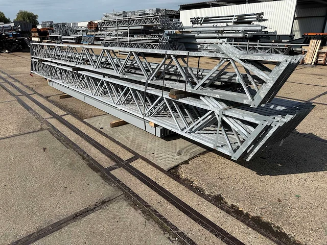 Staalconstructie 12.80 x 28.00 meter (358m2) - afbeelding 10 van  12
