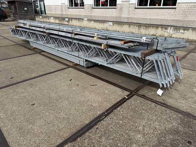 Staalconstructie 12.80 x 28.00 meter (358m2) - afbeelding 6 van  6